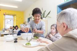 Quelle: Badischer Landesverein für Innere Mission Mittagessen im Martinshaus